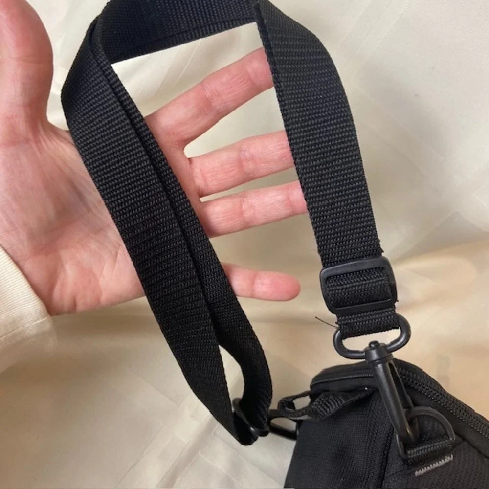 Case Logic Black Gray Compact Camera Bag Shoulder Strap Belt Loop Padded Case